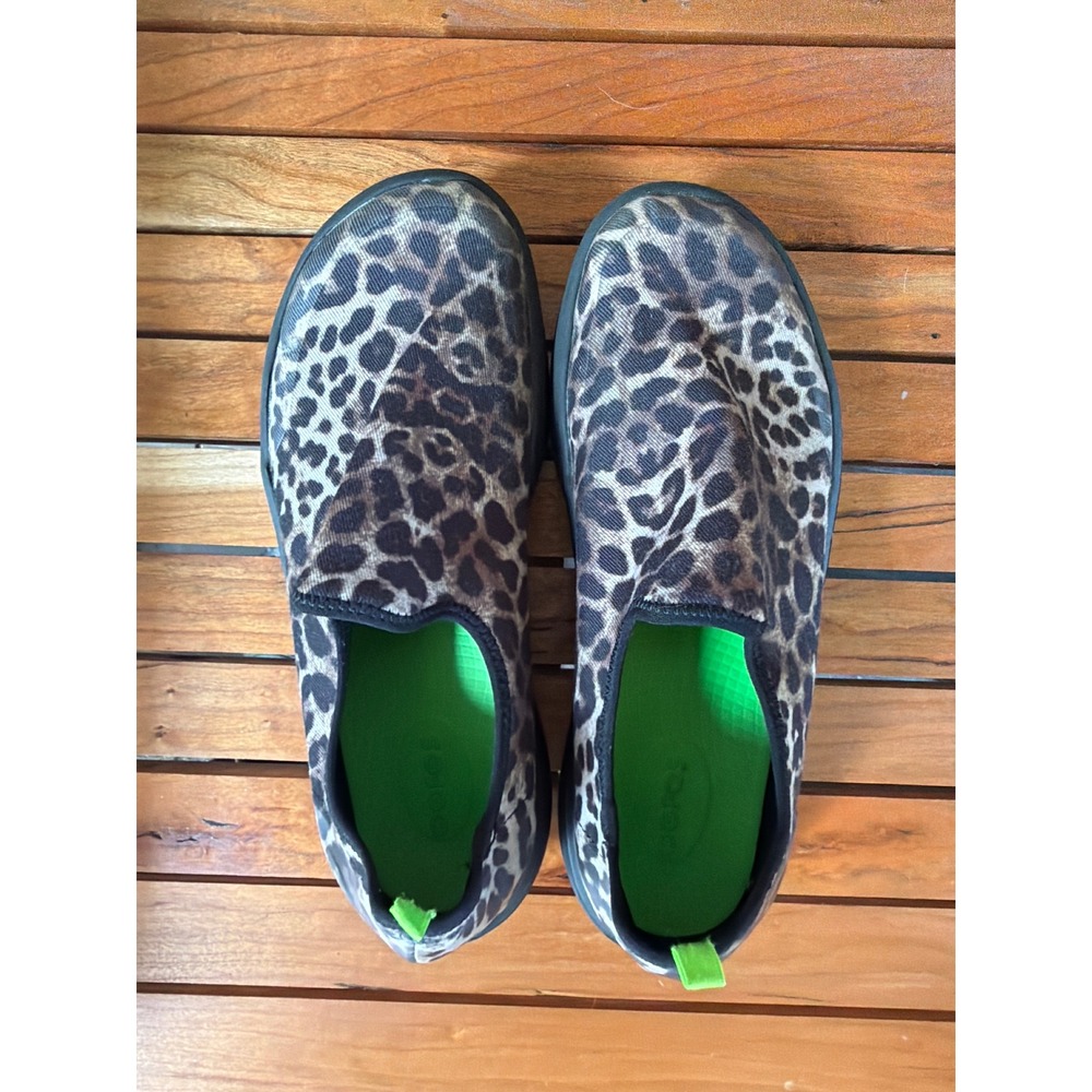 Oofos Women 9.5 Slip-on Shoes Black Cheetah OOmg eeZee Low Recovery Sneaker 40.5